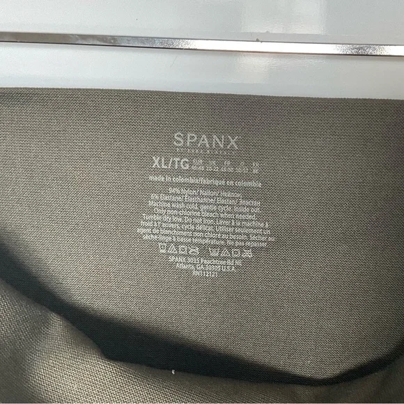Spanx Seamless Side Zipper Leggings - Picture 4 of 6